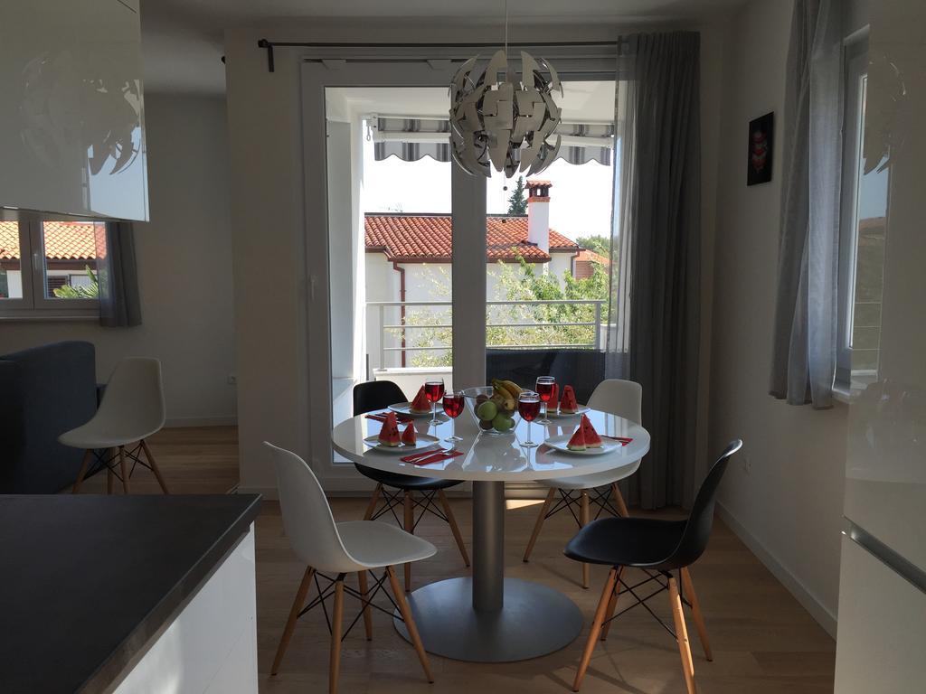 Apartment Panoss Rovigno Esterno foto