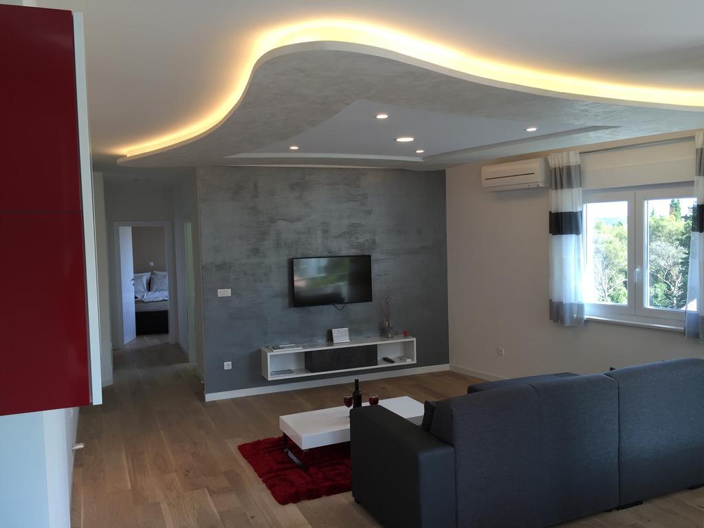 Apartment Panoss Rovigno Esterno foto