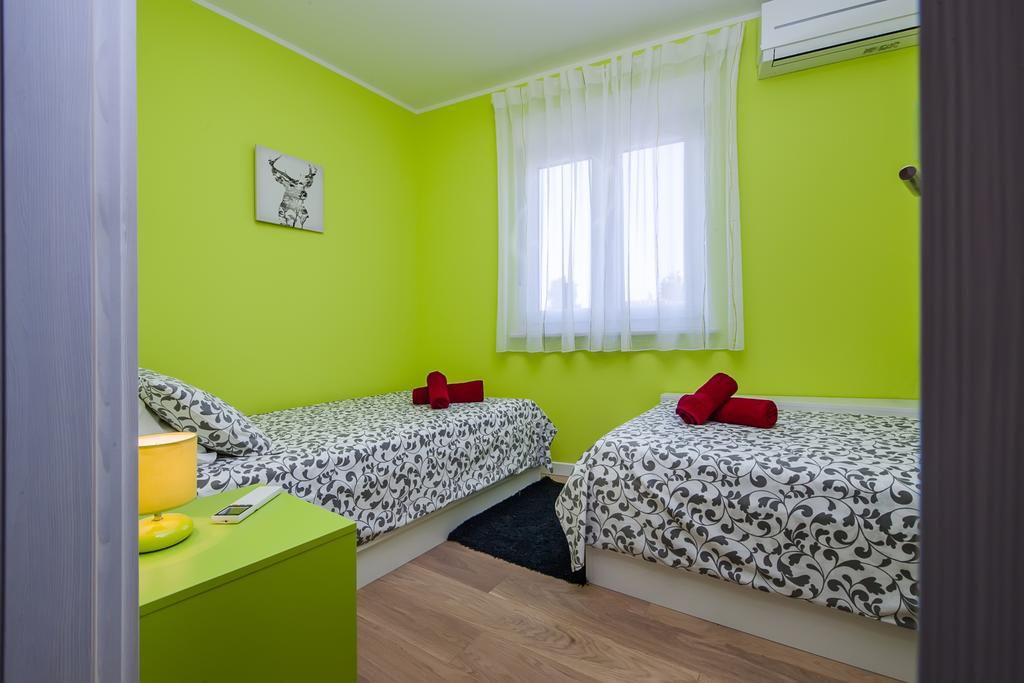 Apartment Panoss Rovigno Esterno foto
